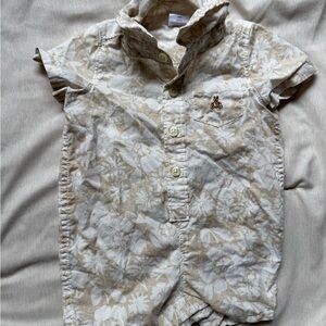 GAP Short-Sleeve Floral One-Piece Button-Down in Cream and Tan